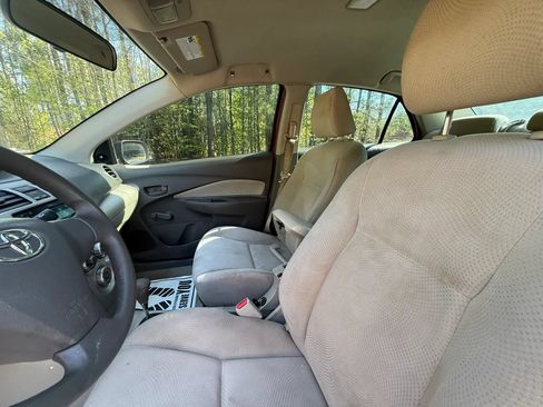 Used 2009 Toyota Yaris S FWD image 12