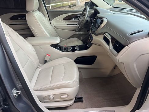 Used 2018 GMC Terrain Denali w/ Advanced Safety Package image 12