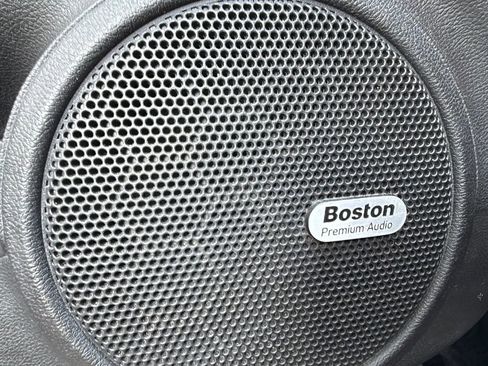 Used 2010 Chevrolet Camaro SS image 28