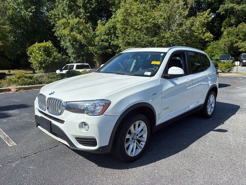 Used 2017 BMW X3 xDrive28i AWD/4WD image 2