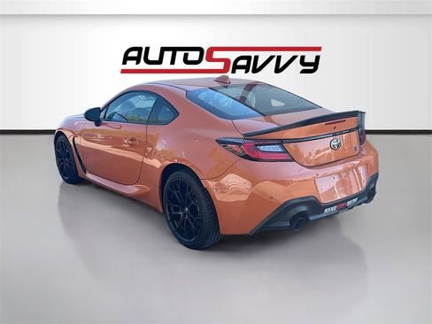 Used 2023 Toyota GR86 10th Anniversary SE image 5