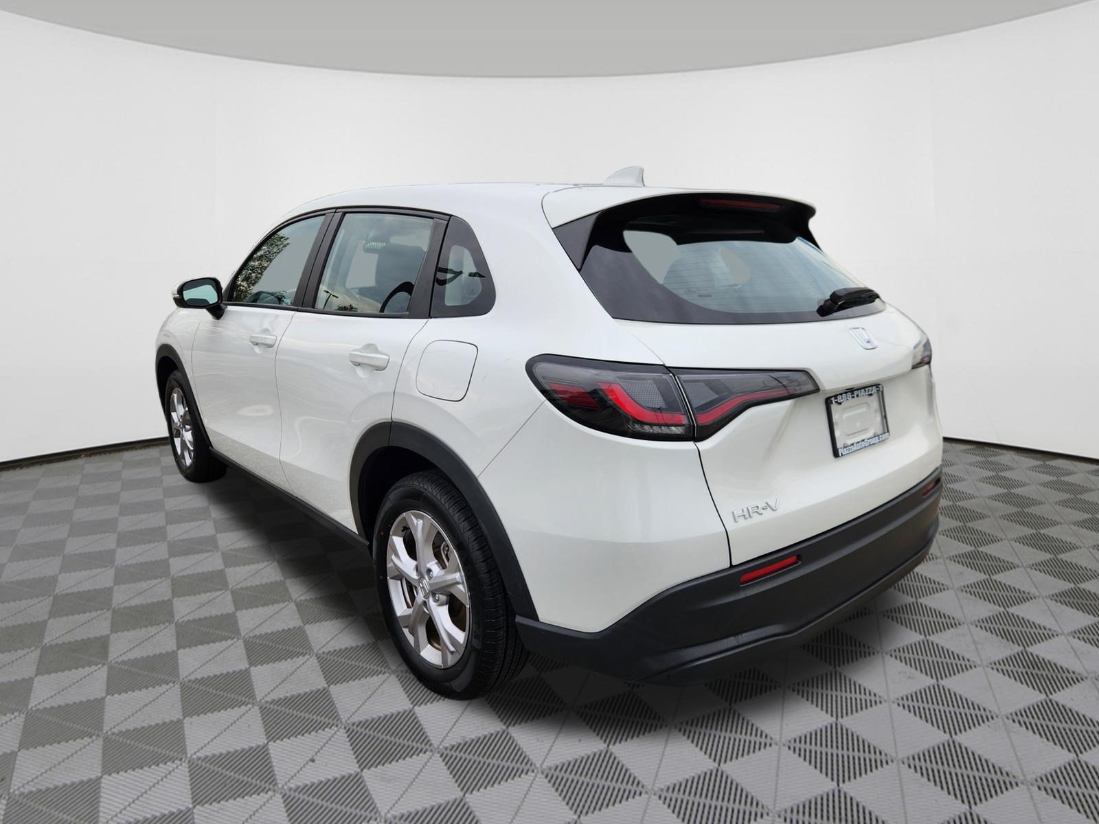 Certified 2024 Honda HR-V LX image 3