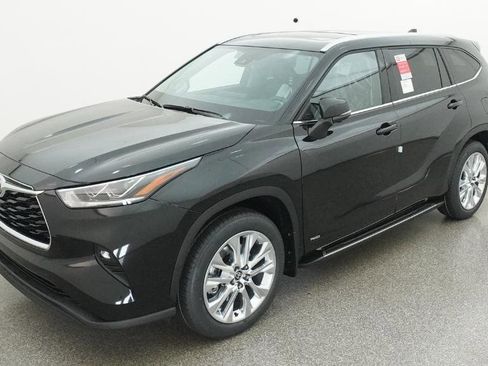 New 2026 Toyota Highlander Limited AWD/4WD image 1