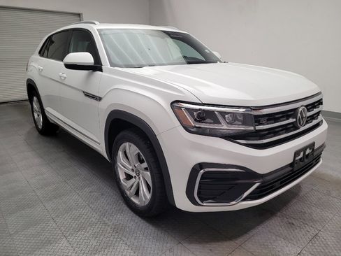 Used 2021 Volkswagen Atlas Cross Sport SE w/ Panoramic Sunroof Package FWD image 13