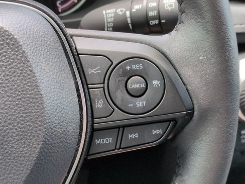 Used 2025 Toyota RAV4 XLE Premium FWD image 27