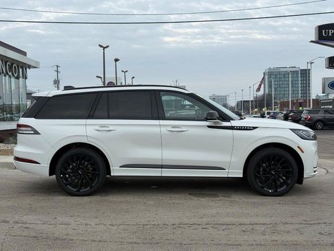 New 2026 Lincoln Aviator Reserve w/ Luxury Package image 2