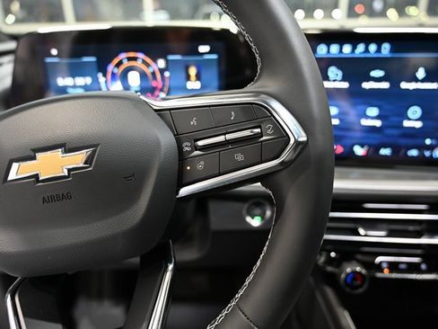 New 2026 Chevrolet Traverse LT w/ Sun and Wheel Package image 24