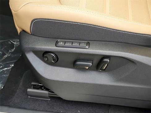 New 2026 Volkswagen Atlas Cross Sport SEL R-Line image 18