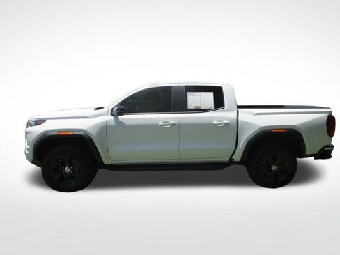 Used 2023 GMC Canyon Elevation w/ Elevation Premium Package AWD/4WD image 3