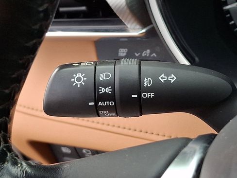 Used 2021 Toyota Highlander Platinum FWD image 27
