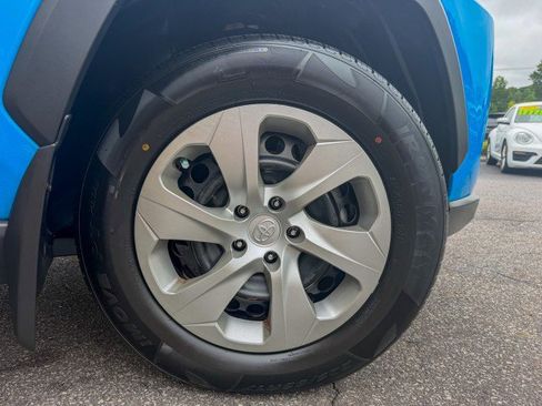 Used 2019 Toyota RAV4 LE AWD/4WD image 20