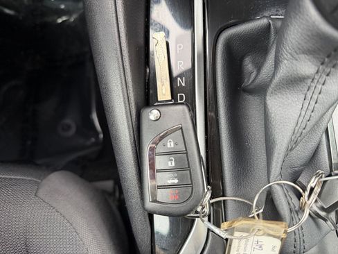 Used 2025 Toyota Corolla LE image 22