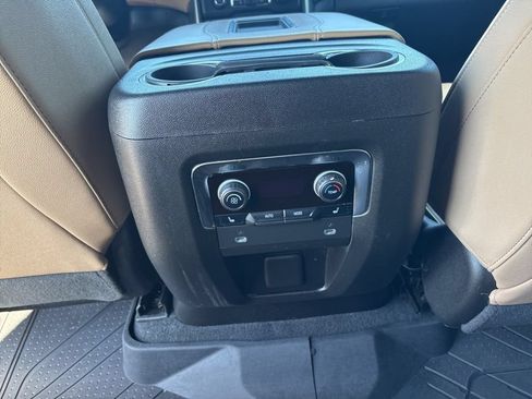 Used 2023 Chevrolet Suburban Premier AWD/4WD image 33