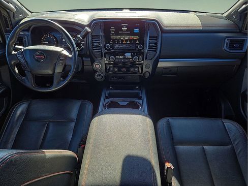 Used 2021 Nissan Titan PRO-4X w/ Pro-4x Convenience Package image 18