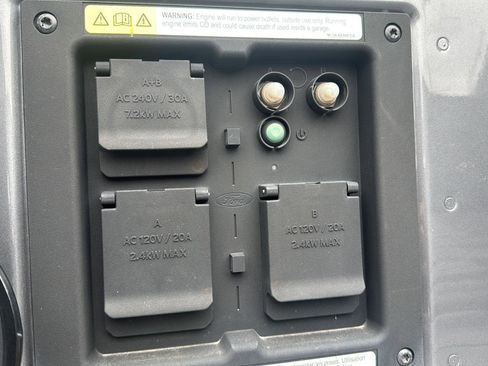 Used 2021 Ford F150 Lariat w/ Equipment Group 502A High image 10