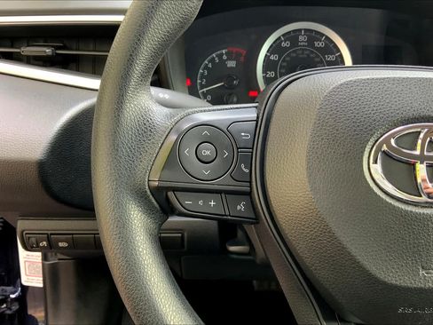 Used 2022 Toyota Corolla LE FWD image 22