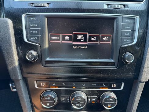 Used 2017 Volkswagen GTI Autobahn FWD image 10