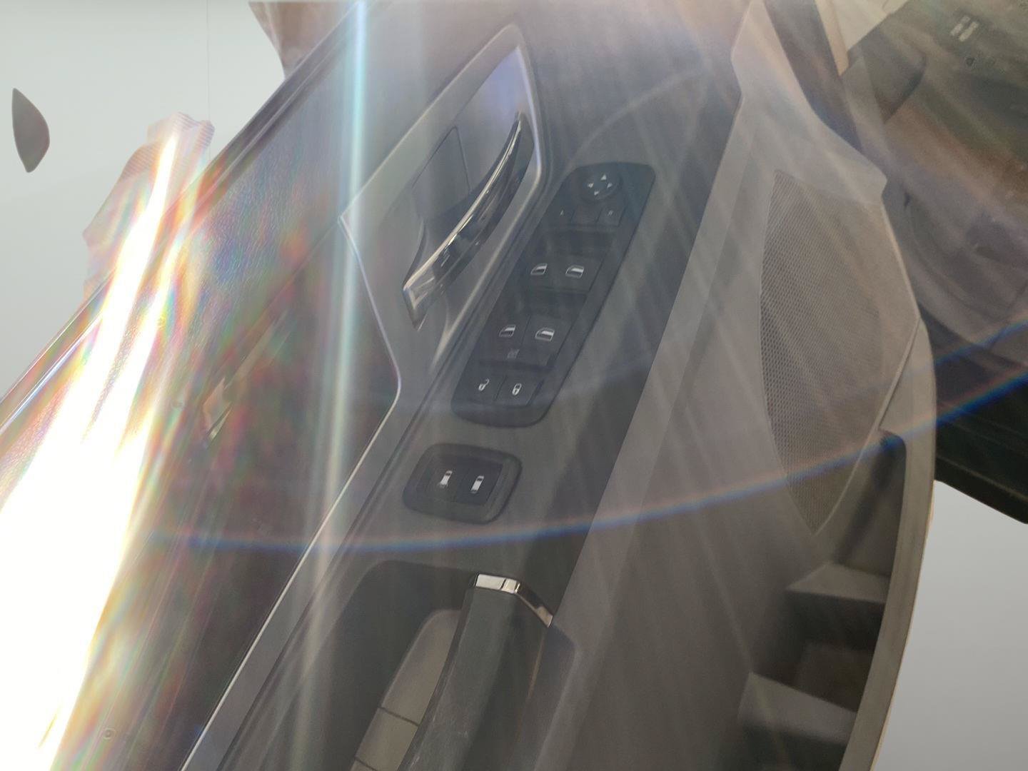 Used 2010 Chrysler Town & Country Touring FWD image 12