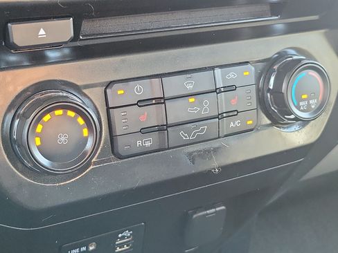 Used 2015 Ford F150 XLT w/ Equipment Group 302A Luxury AWD/4WD image 30