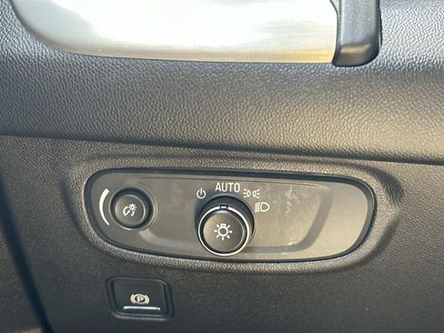 Used 2023 GMC Terrain SLE w/ Driver Convenience Package AWD/4WD image 25