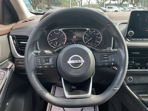 Used 2023 Nissan Rogue SL FWD image 39