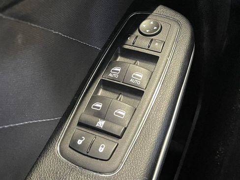 Used 2023 Dodge Charger SXT RWD image 11