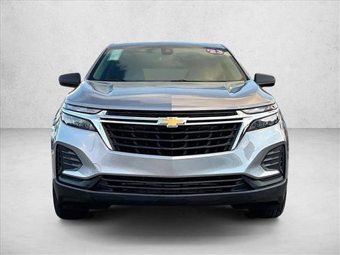 Used 2023 Chevrolet Equinox LS image 3