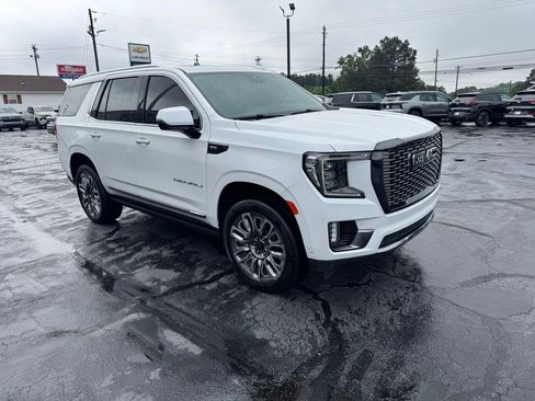 Used 2023 GMC Yukon Denali Ultimate w/ LPO, Floor Liner Package AWD/4WD image 16