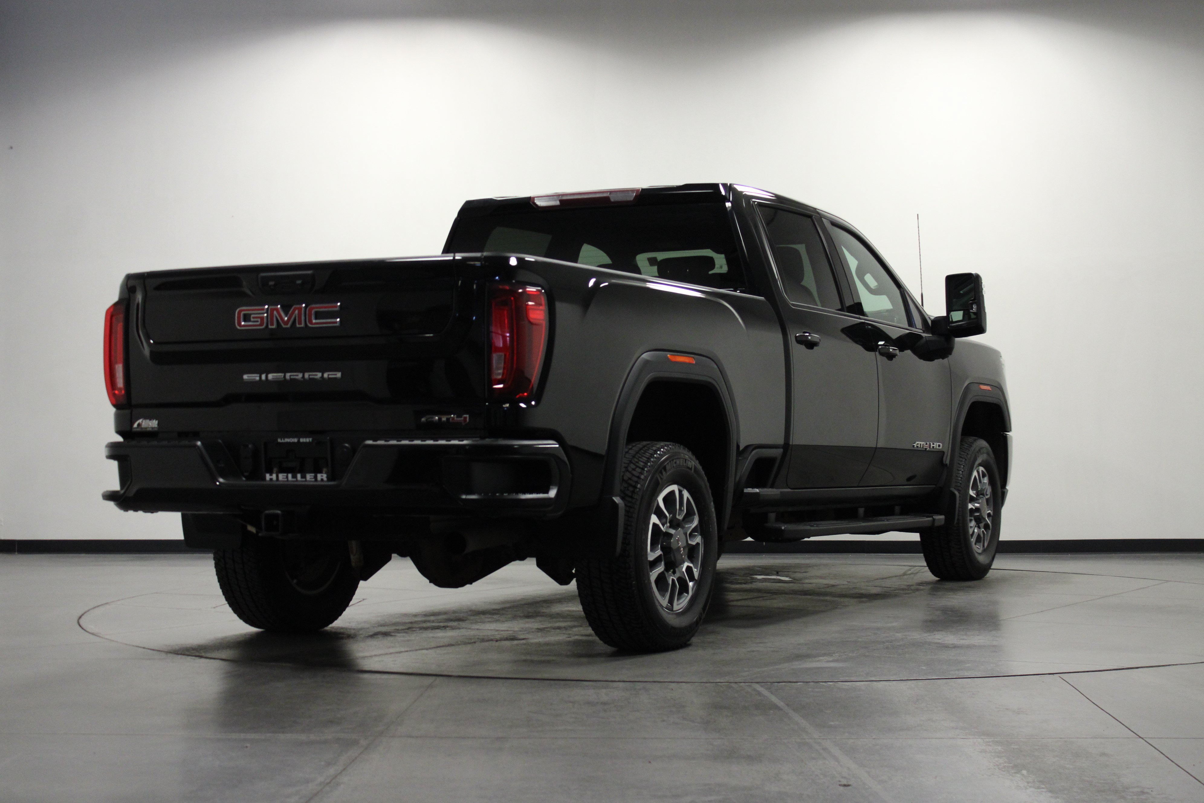 Used 2021 GMC Sierra 2500 AT4 AWD/4WD image 4