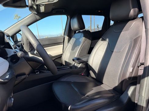 Used 2023 Jeep Compass Limited image 5