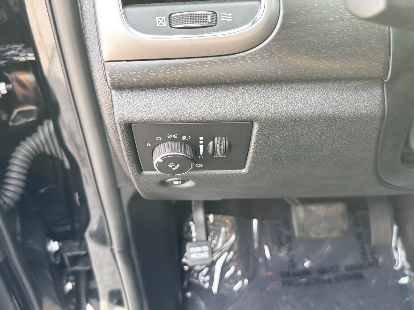 Used 2018 Jeep Grand Cherokee Laredo RWD image 19