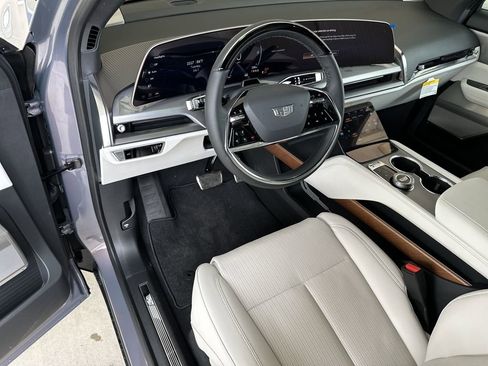 New 2026 Cadillac Vistiq Luxury image 9