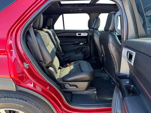 Used 2023 Ford Explorer ST-Line w/ Class IV Trailer Tow Package AWD/4WD image 31