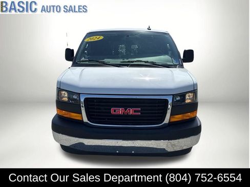 Used 2024 GMC Savana 2500 w/ Driver Convenience Package image 3