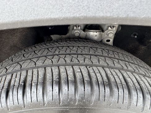 Certified 2025 Ford Explorer Platinum w/ LUX Leather Package image 21