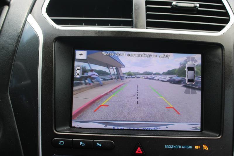 Used 2018 Ford Explorer Platinum AWD/4WD image 17