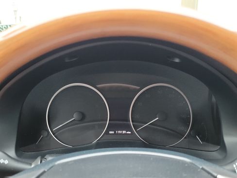 Used 2014 Lexus ES 300h w/ Luxury Package w/Bamboo Trim FWD image 14