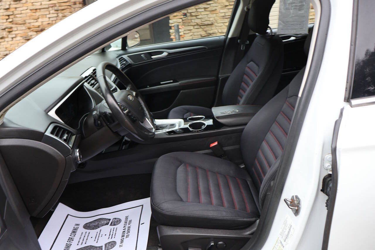 Used 2013 Ford Fusion SE FWD image 13