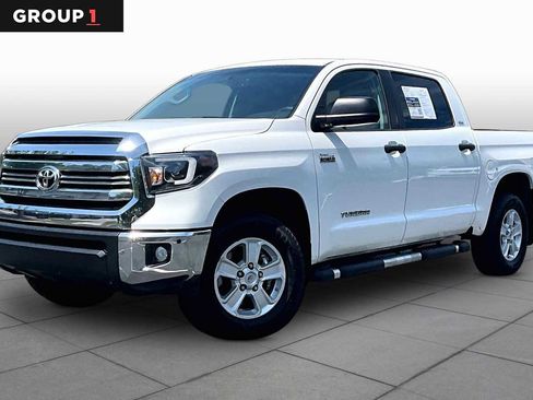Used 2017 Toyota Tundra SR5 w/ SR5 Upgrade Package AWD/4WD image 1