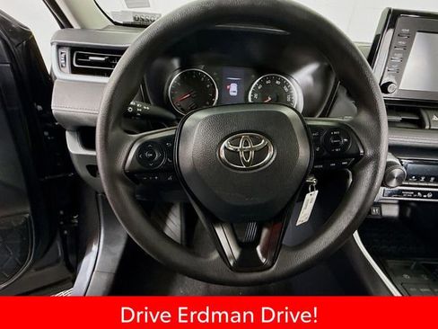 Used 2019 Toyota RAV4 LE FWD image 11