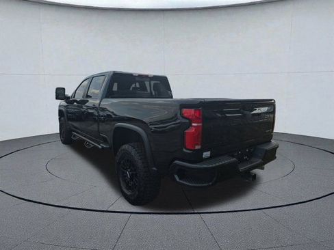 Used 2024 Chevrolet Silverado 2500 ZR2 w/ Technology Package image 3