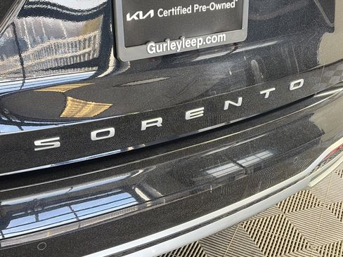 Certified 2022 Kia Sorento EX w/ Panoramic Sunroof Package image 15