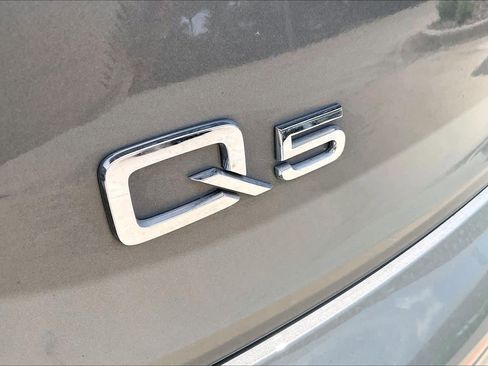 Used 2023 Audi Q5 e Premium w/ Convenience Package AWD/4WD image 30