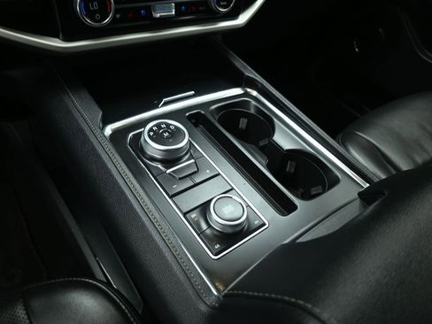 Used 2024 Ford Expedition Max XLT image 17