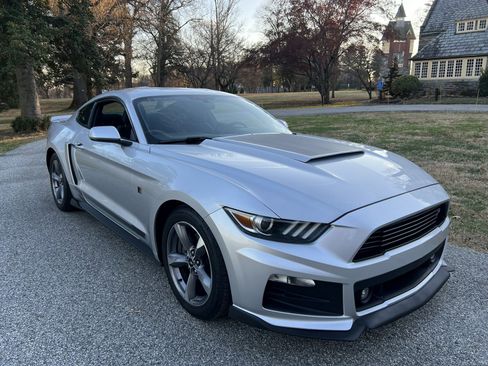 Used 2015 Ford Mustang Coupe w/ Equipment Group 051A image 2