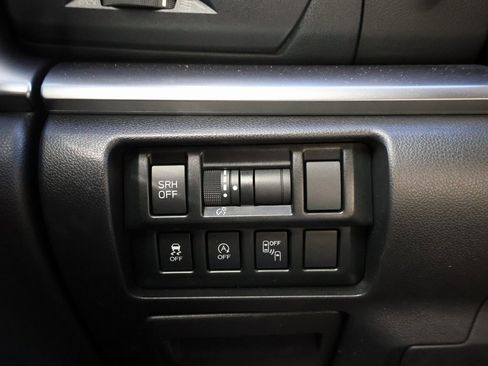 Used 2023 Subaru Crosstrek 2.5i Limited w/ Moonroof Package image 32