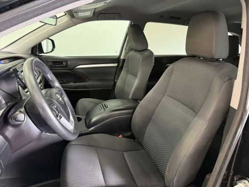 Used 2016 Toyota Highlander LE FWD image 23