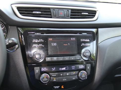 Used 2014 Nissan Rogue SV w/ SV Family Package AWD/4WD image 25