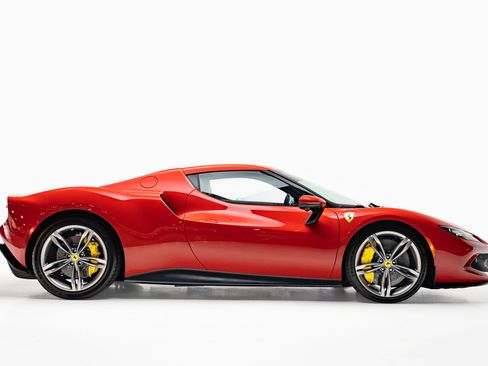 Used 2023 Ferrari 296 GTB RWD image 11