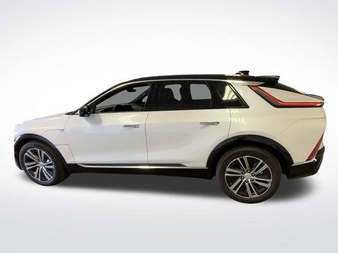 New 2025 Cadillac Lyriq Luxury RWD image 7